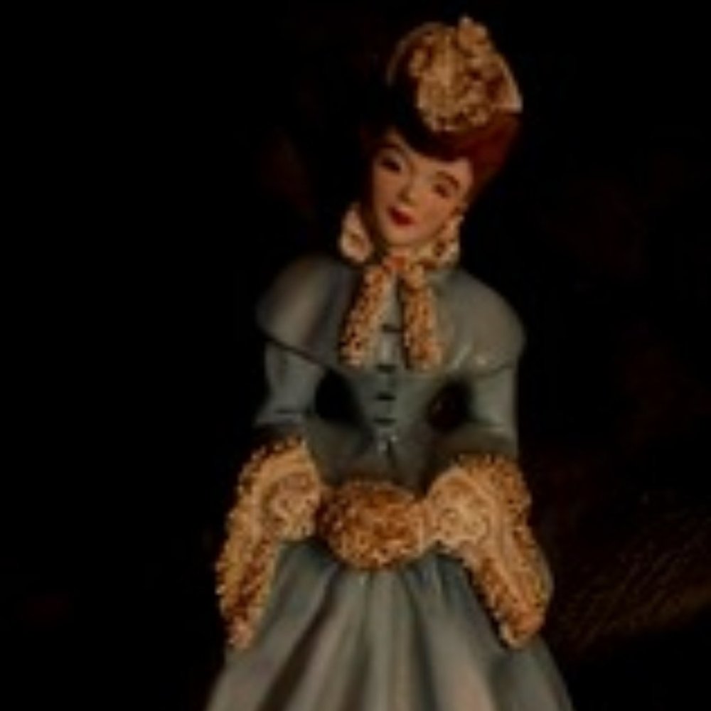 Florence Ceramics women figure